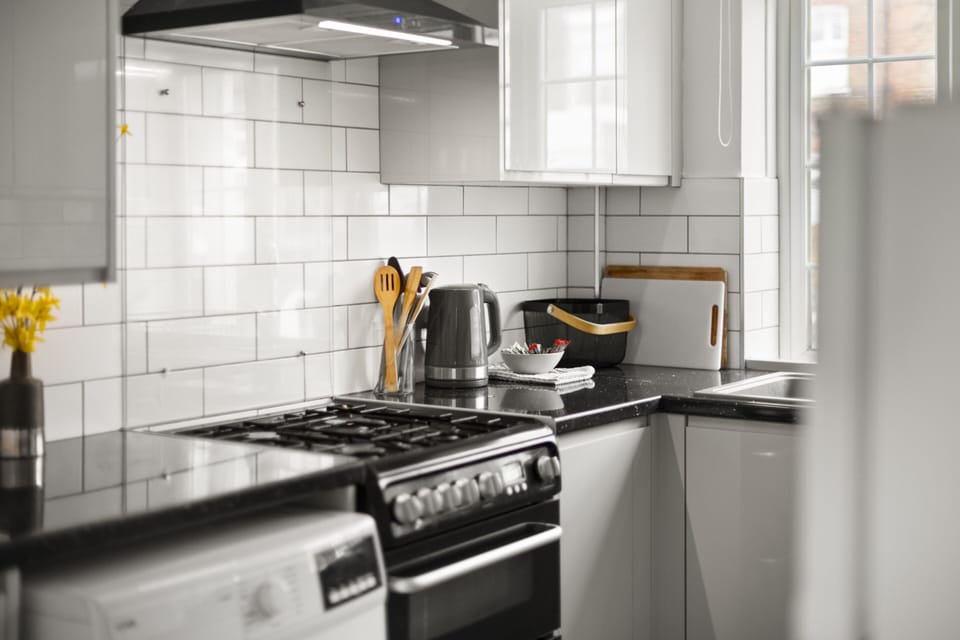 New Modernised fully equipped kitchen 