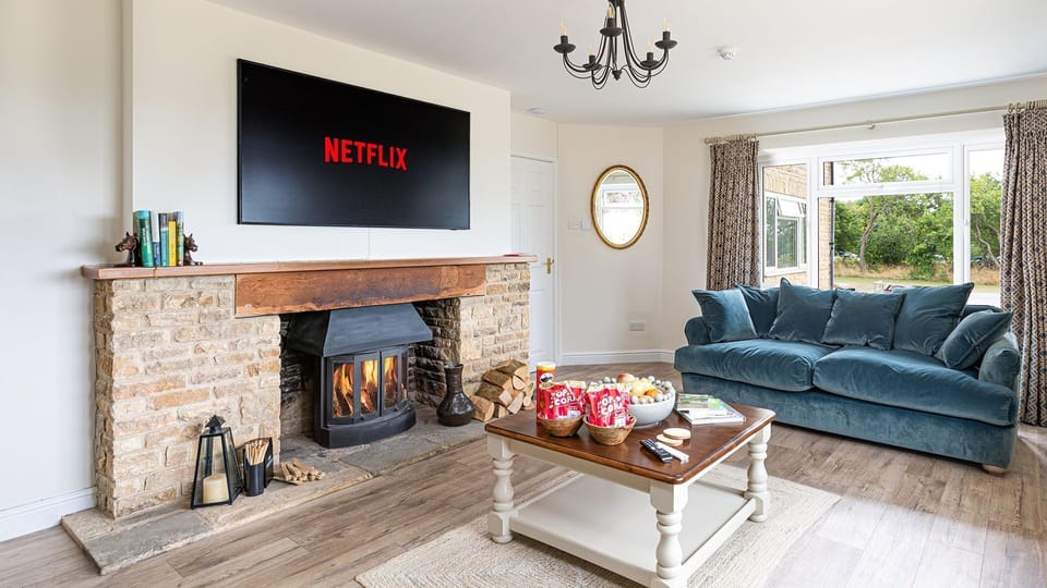 Living Room, Banbury Hill Farmhouse, Bolthole Retreats