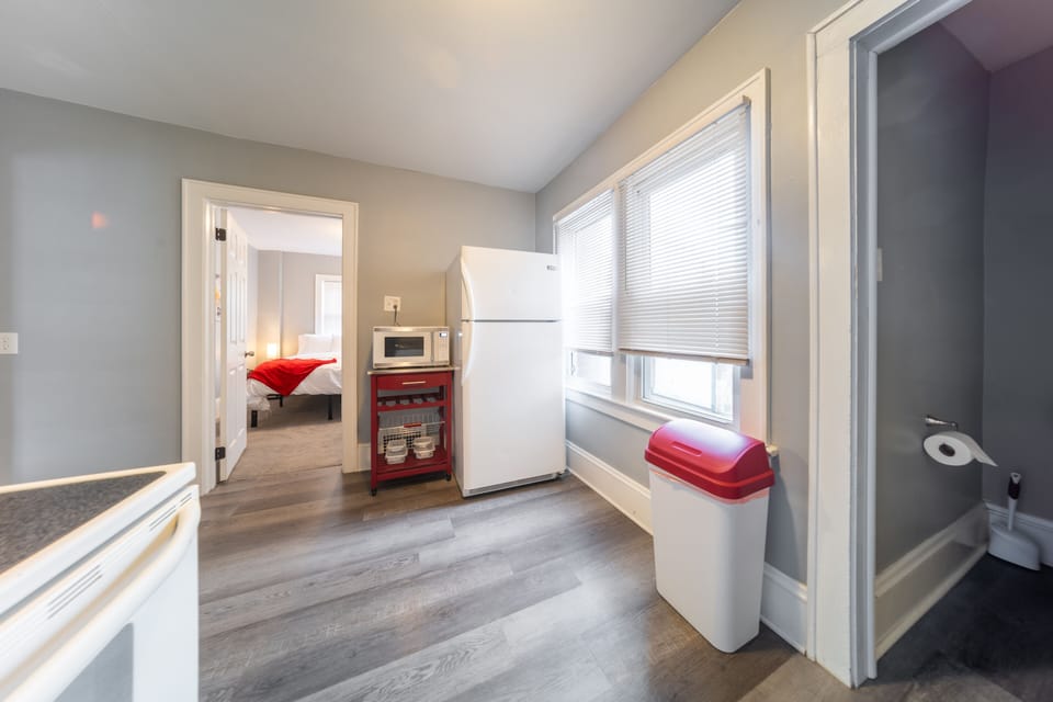 microwave and fridge :)