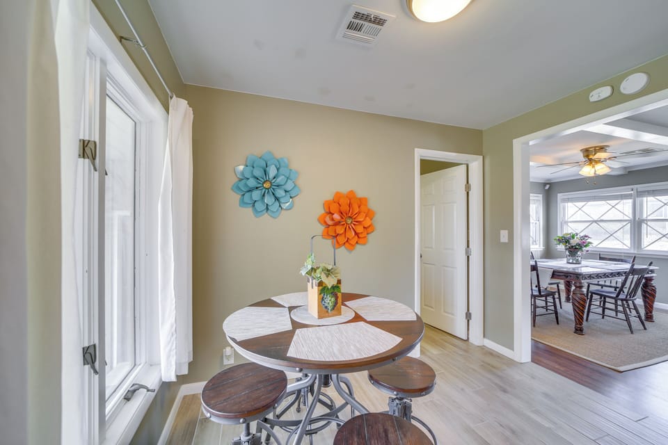 Additional Dining Area