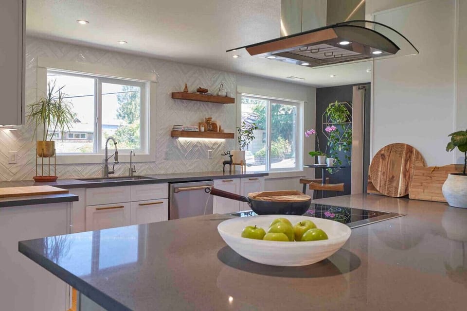 This beautifully designed chef`s kitchen is a culinary haven, perfect for food enthusiasts and professionals alike.