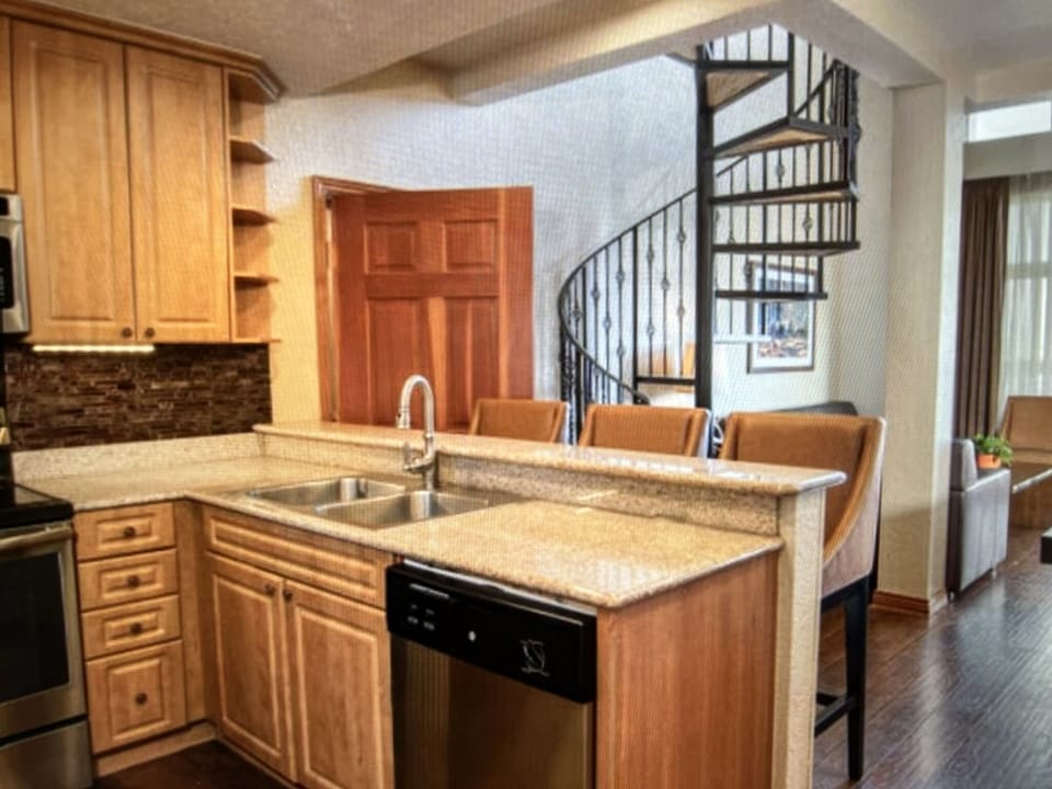 Fully equipped kitchen, plus there are 3 additional kitchenettes for your guests