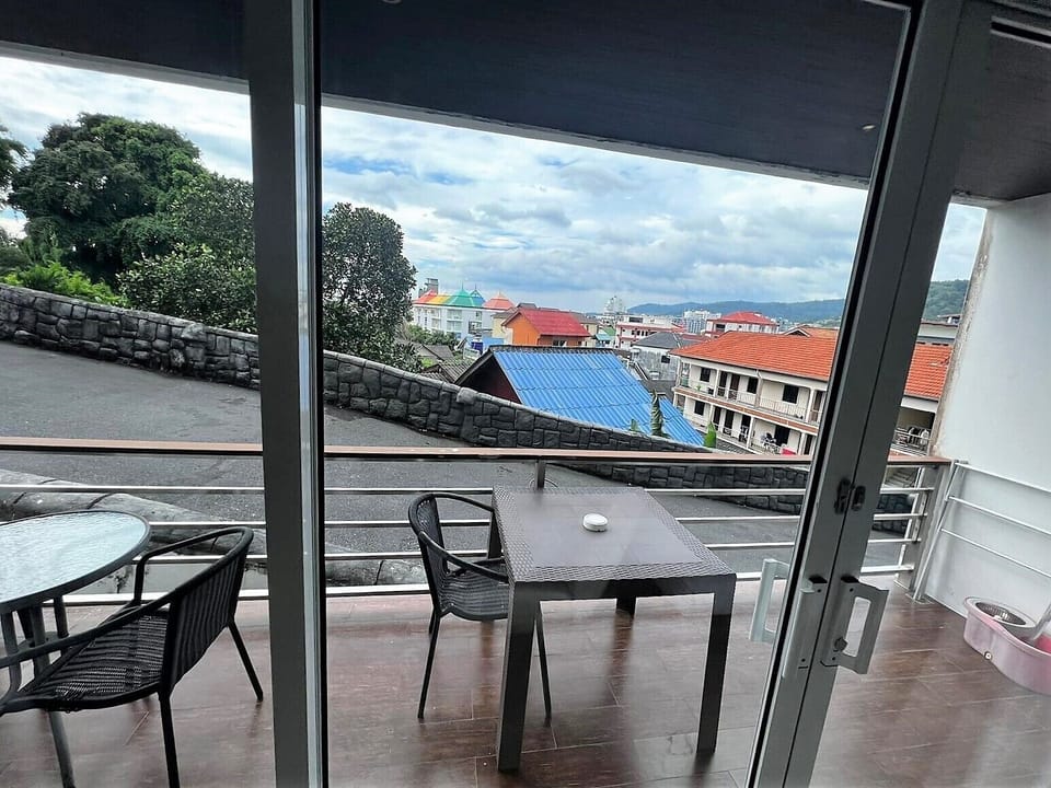 Patong studio - peaceful hillside location, pool (9871)