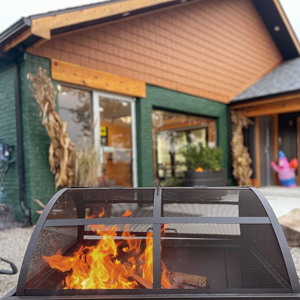 Attached store/coffee shop