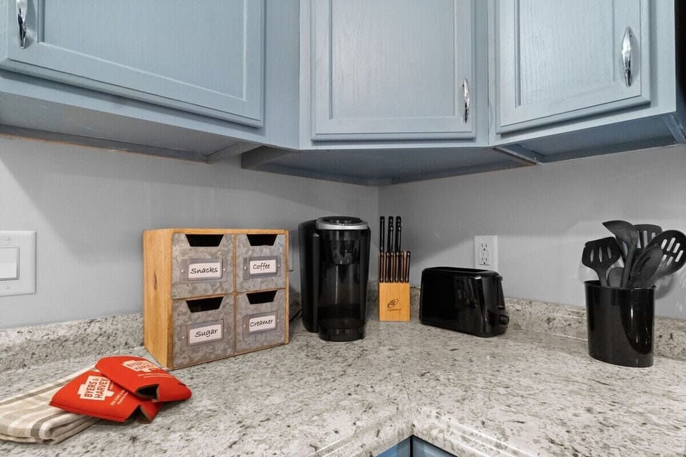 Keurig, Toaster, and Coffee Amenities