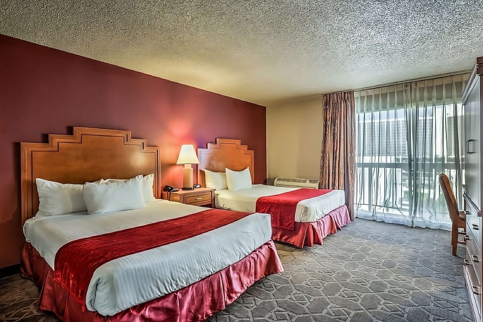 Spread out comfortably in a spacious double-bed room with daylight.