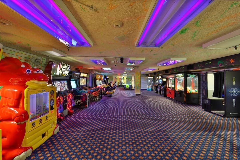 Arcade room, perfect spot for the kids