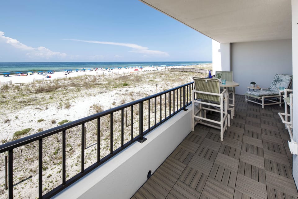 Balcony View - WELCOME TO PARADISE! - Keeping a smile on your face is easy here