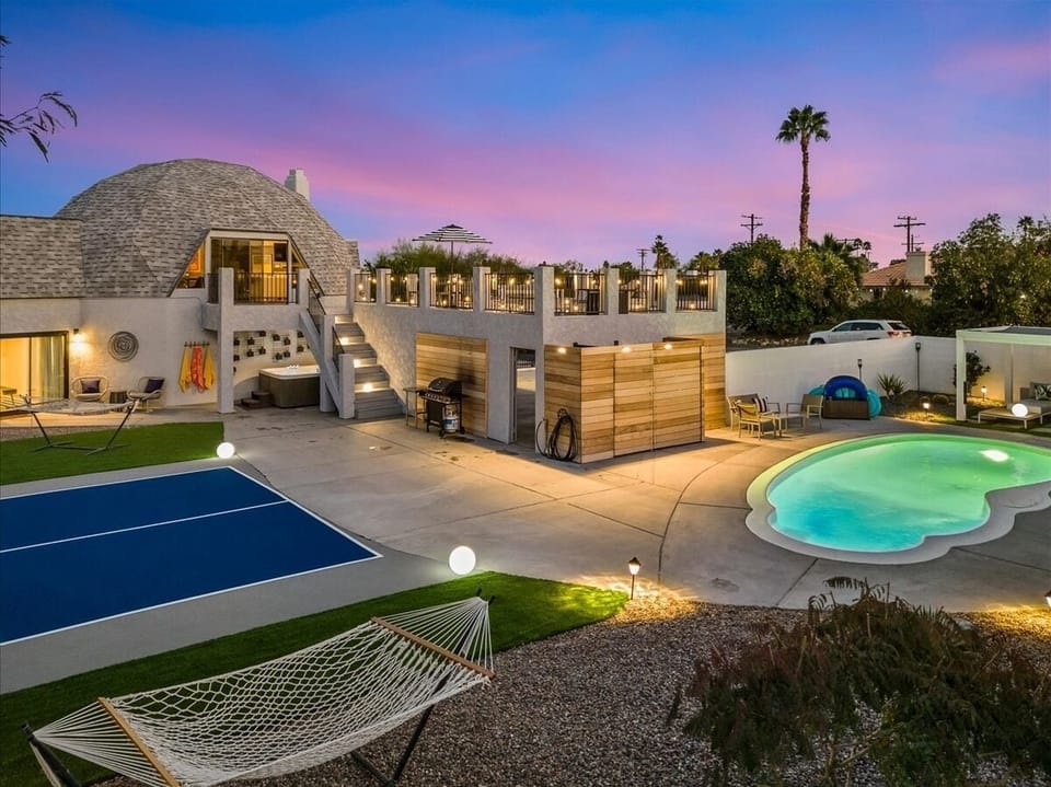 Welcome to Escap'Inn  @TheDome: A Coachella Valley Dome Home. Just a short drive to the Empire Polo Club  and/or bike ride to Indian Wells Tennis Center for the BNP Paribas Open. But we stock so much fun here, some folks just don't venture away!