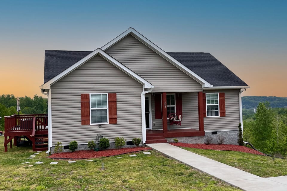Front view of the house. The entire left side is the guest quarters.