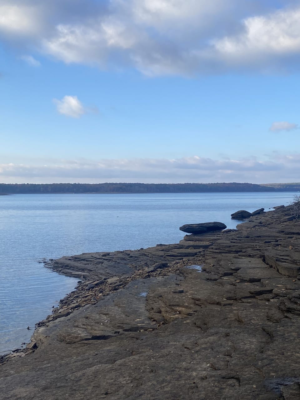 Walking distance to lake access