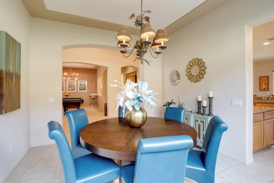Dining Area | Dishware Provided