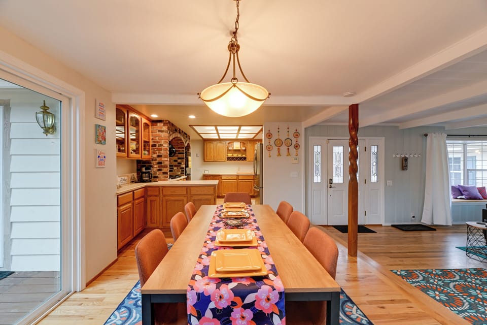 Dining Area | Dishware & Flatware Provided | 2 Addt'l Steps Required | 1st Floor