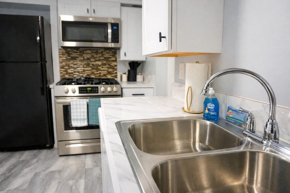 Small but fully equipped—everything you need to cook, dine, and feel right at home.