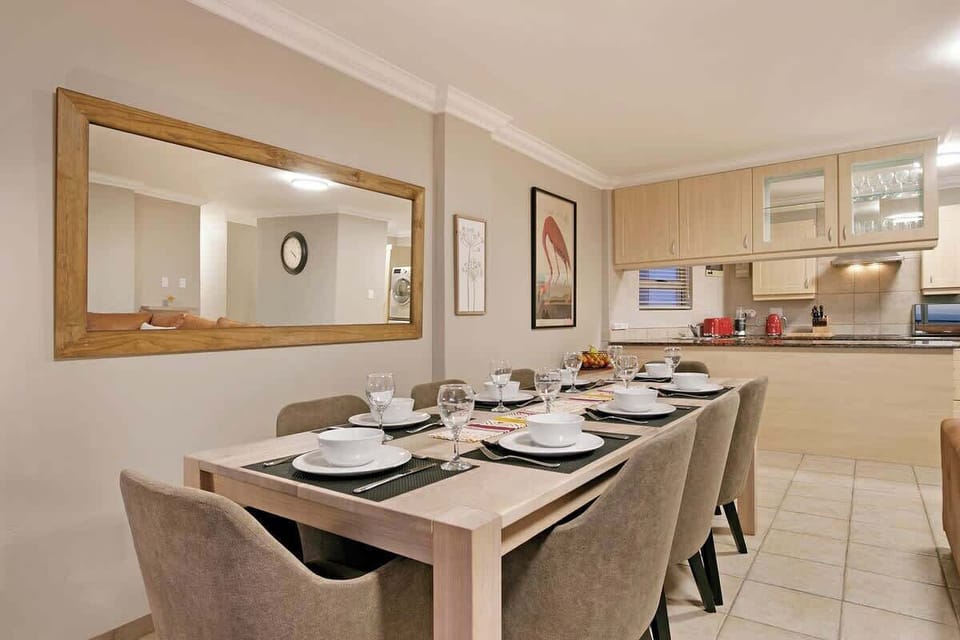 The big table for all those shared meals with views right at Table Mountain!