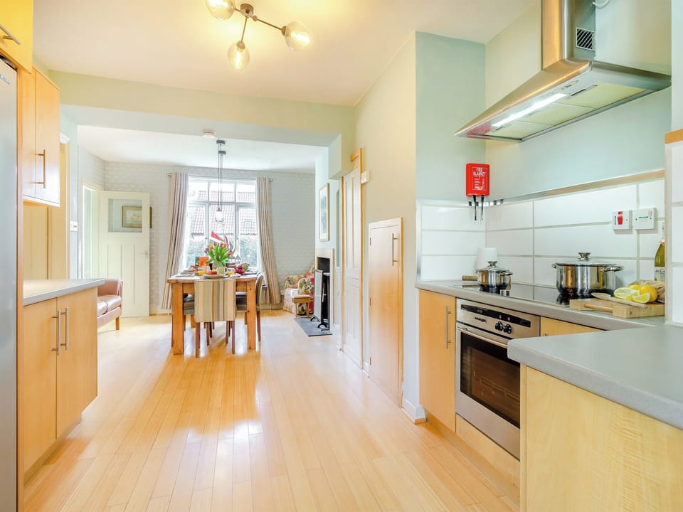 Kitchen/diner | Oak Cottage, Saxmundham