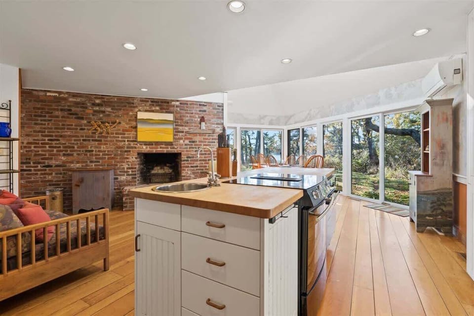 Bright combined kitchen and dining room