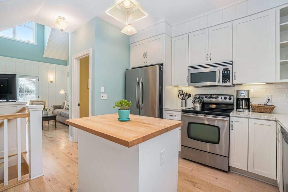 Second floor full kitchen