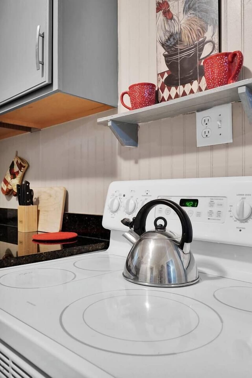 Kettle and pot on the stove