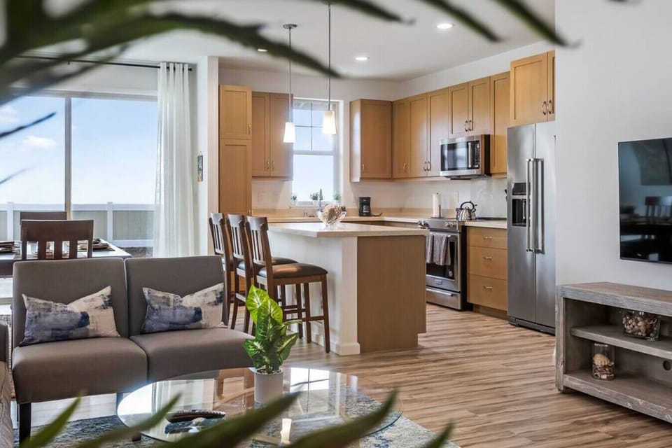 Open concept living and dinning area