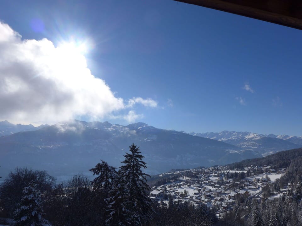 Sky, Cloud, Atmosphere, Daytime, Snow, Nature, Mountain, Azure, Plant, World