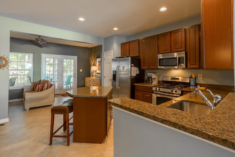 Kitchen- Plenty of Counter Space for all Home Chefs