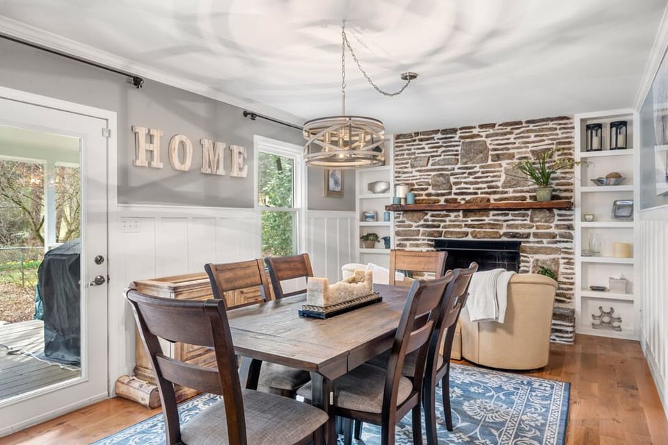 Dining Table seats up to 8 w/ the extension leafs.