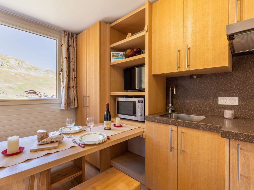 Cabinetry, Furniture, Property, Countertop, Wood, Table, Interior Design, Kitchen Appliance, Flooring, Floor
