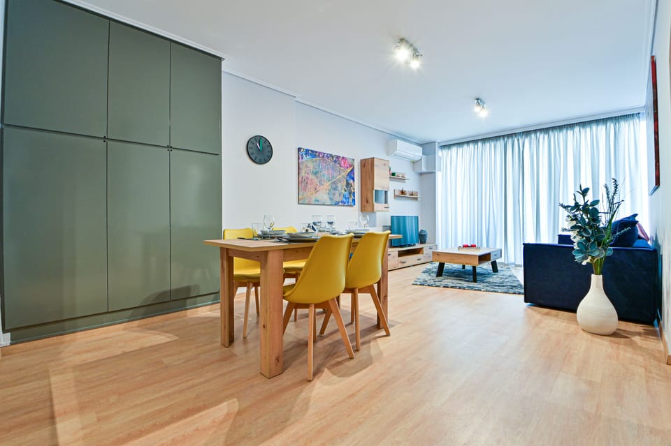 Spacious living room with dining table for special moments