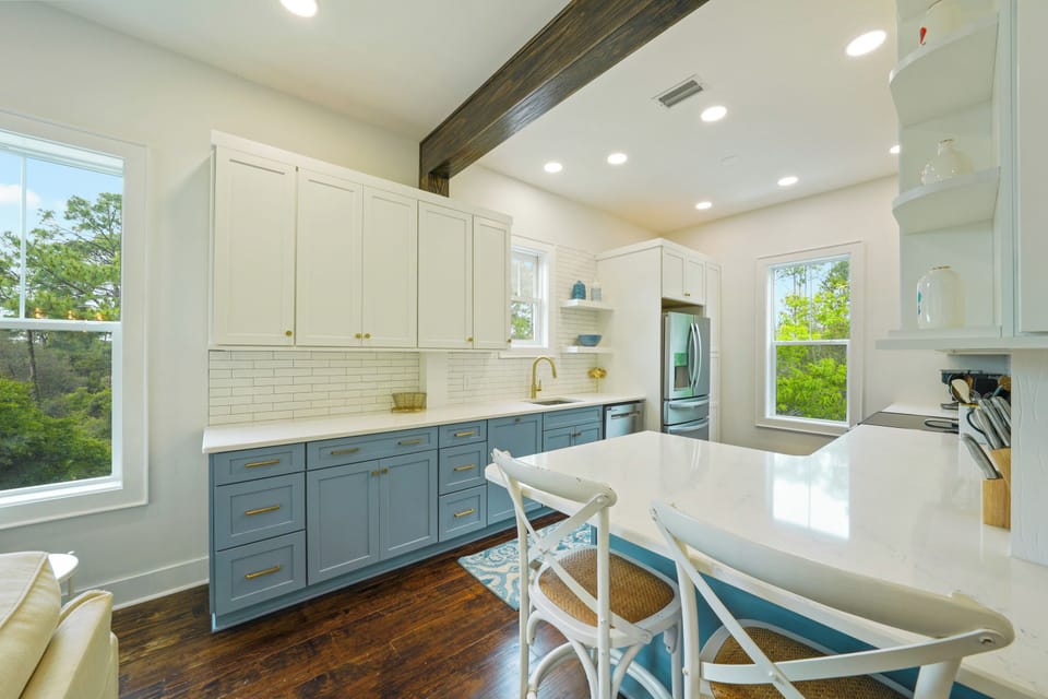 LARGE, DESIGNER KITCHEN WITH BAR SEATING FOR 2