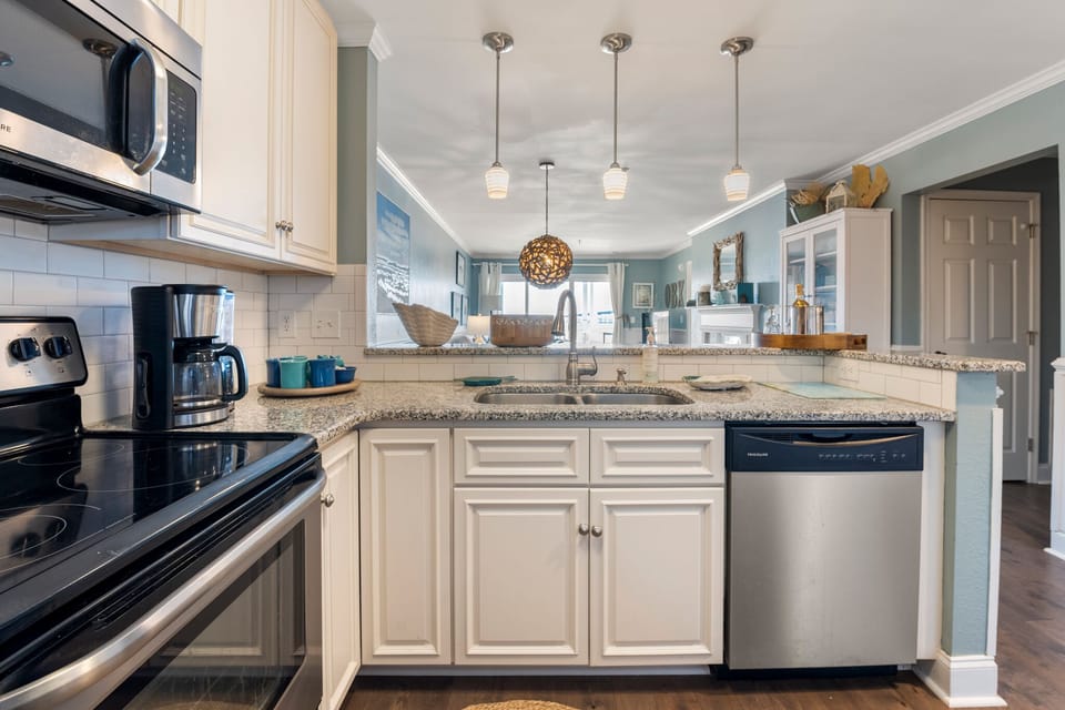 PC913: Captain's Quarters | Kitchen