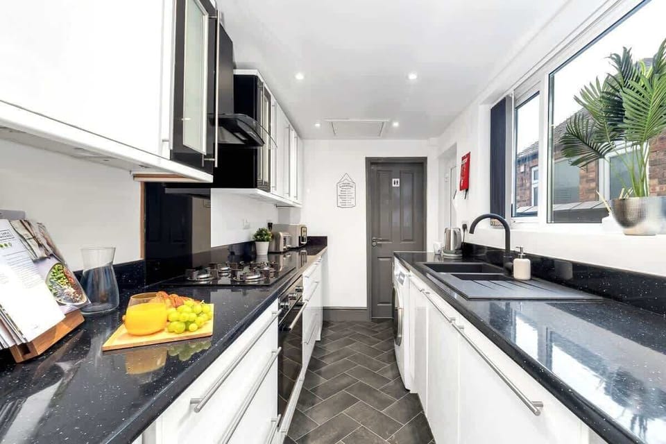 Full Kitchen