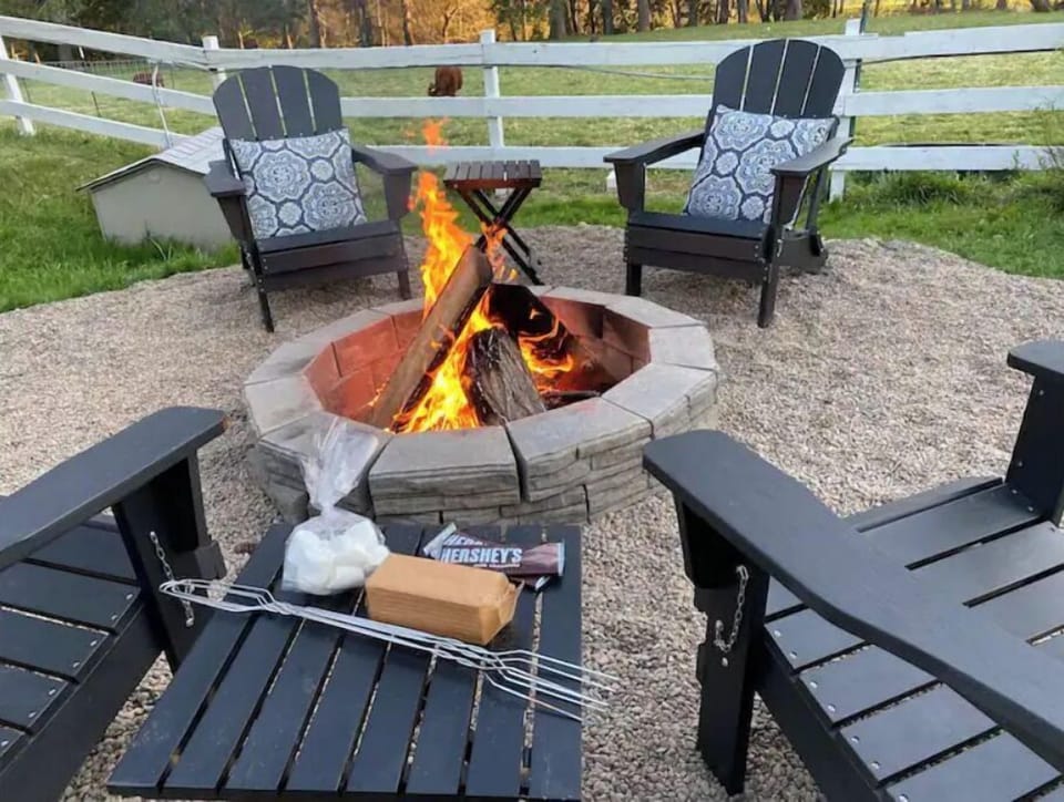 Complimentary firewood and s'more kit!