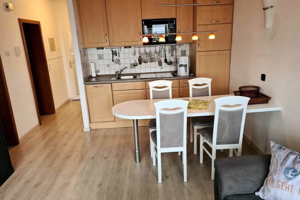 Kitchen / Dining area