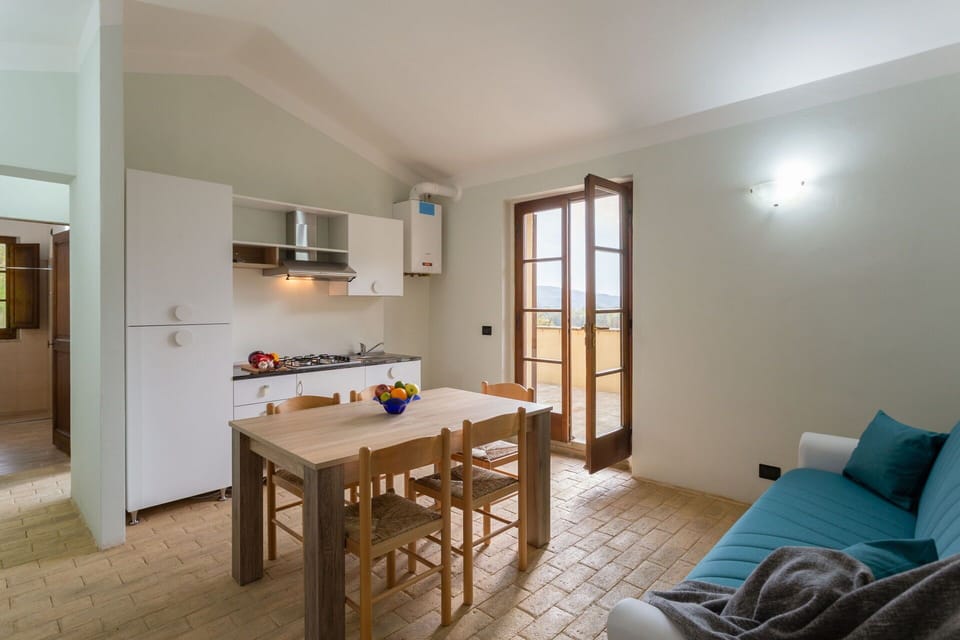 Autumn, Kitchen, Living Room, Spring, Summer