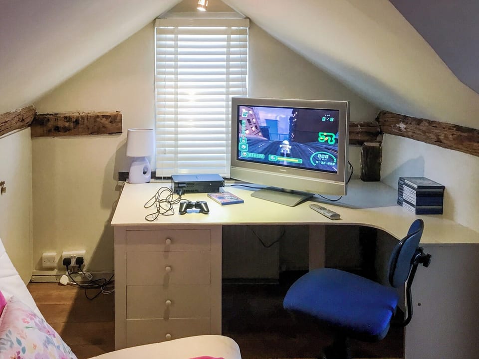 Games room | Beehive Cottage, Tenterden