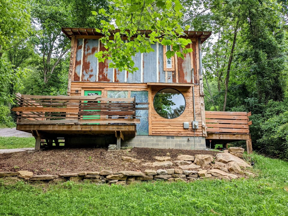 Welcome to the Mini Cabin!