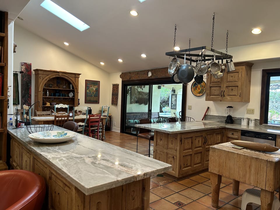Kitchen/Dining area