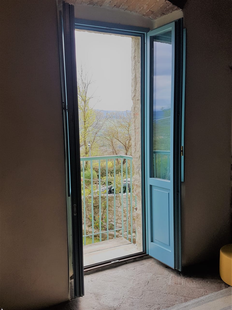 French window/balcony in Studio