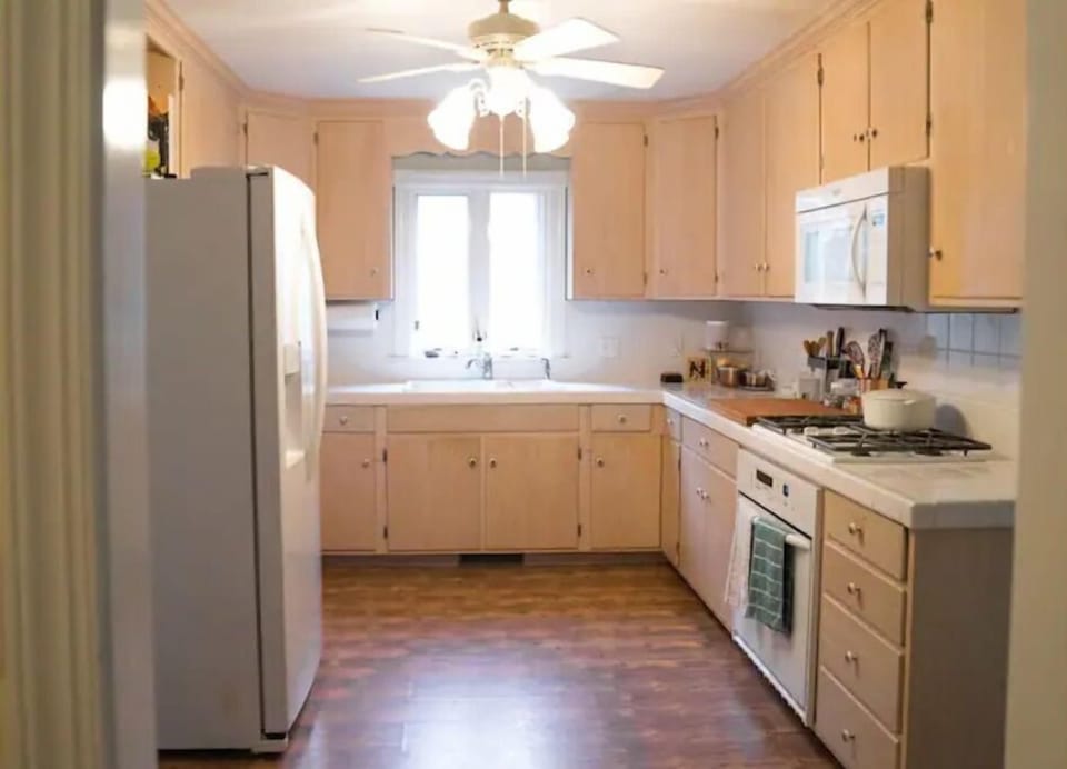 The kitchen should have everything you need to cook meals during your stay