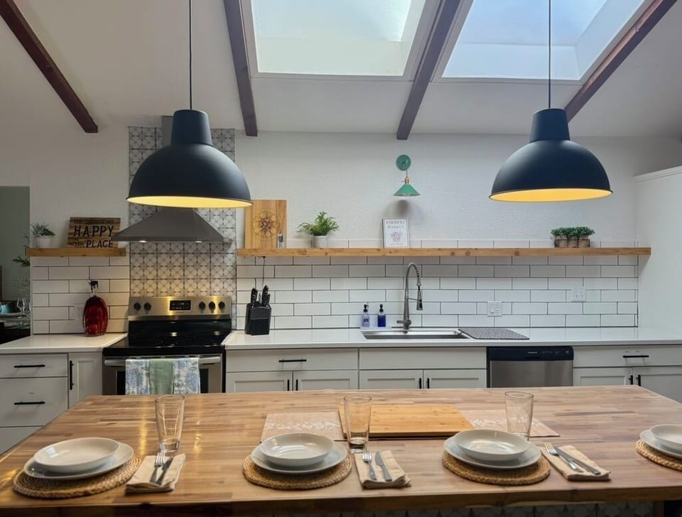Fully equipped kitchen (1)