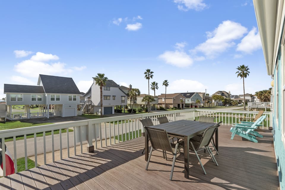 Lower Deck w/ Ocean Views!