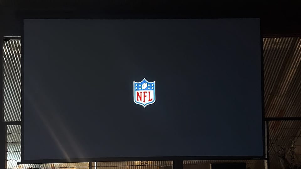 120 projector tv with roku stream 