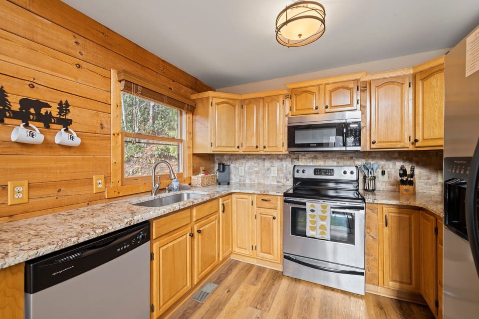 Create delicious home cooked meals in this fully stocked cabin kitchen