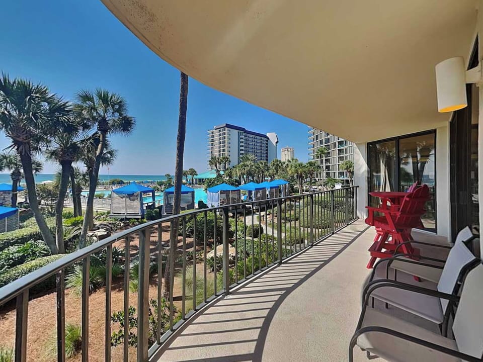 Balcony - Furnished