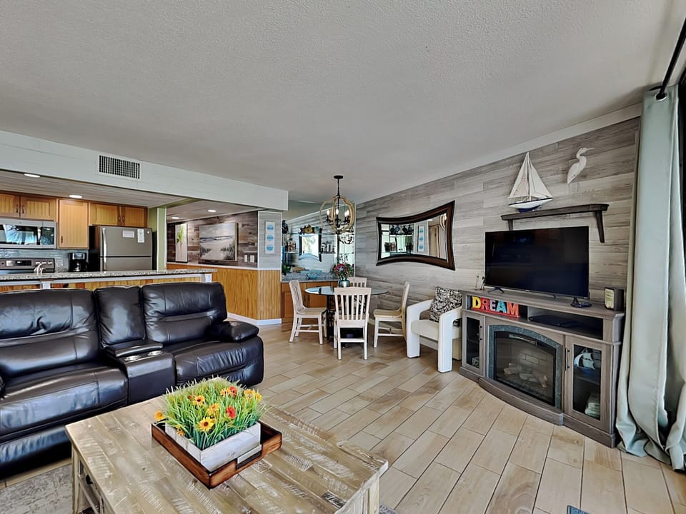 Living Area - Smart TV