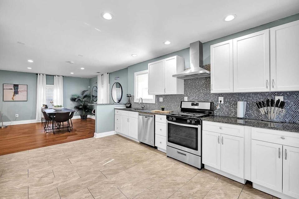 Fully Stocked kitchen
