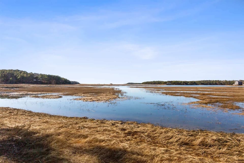 Quintessential Cape Cod landscape at your fingertips