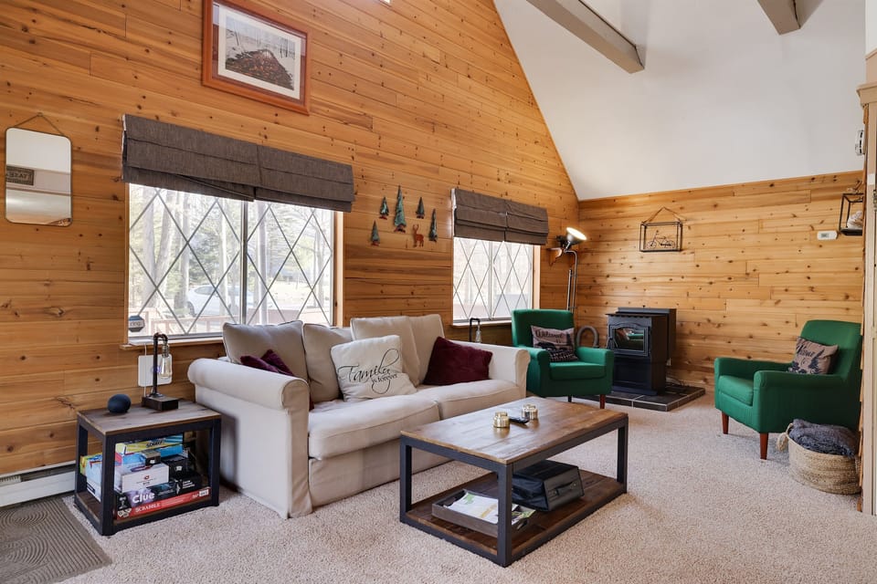 Living room with pellet stove and seating