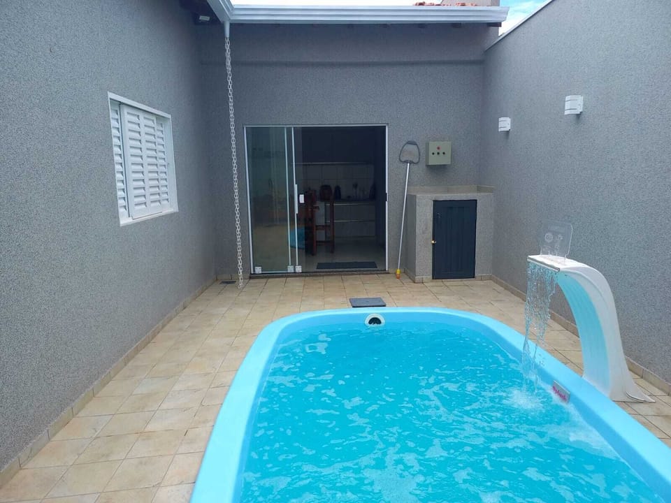 Just 5 minutes from Thermas dos Laranjais and the bars! House in Olímpia